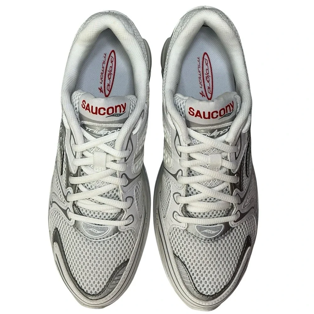 Saucony ProGrid Triumph 4 Heritage in white and silver features Women's Size 6.5